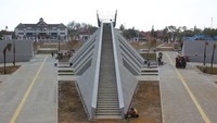 Pembangunan fisik monumen kapsul waktu tersebut sudah rampung dan menyisakan beberapa sisa pekerjaan berupa beautifikasi di taman dan pagar. Dok. Ditjen Cipta Karya PUPR.