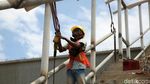 Melihat Proyek Pembangunan JPO Baru di Jakarta Timur