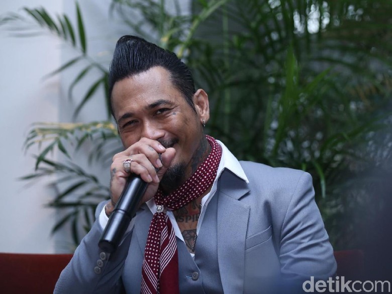 Jerinx Beberkan Kronologi Pertemuan dengan Anang Hermansyah Jerinx Beberkan Kronologi Pertemuan dengan Anang Hermansyah