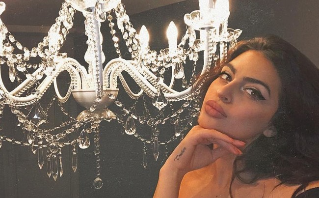 Selain dikenal sebagai selebgram, Newsha merupakan model, penulis, traveller, dan juga blogger kecantikan asal Australia. Foto: Instagram