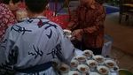 Bikin Ngiler! Nasi Disiram Gule Kambing yang Hangat Mengepul