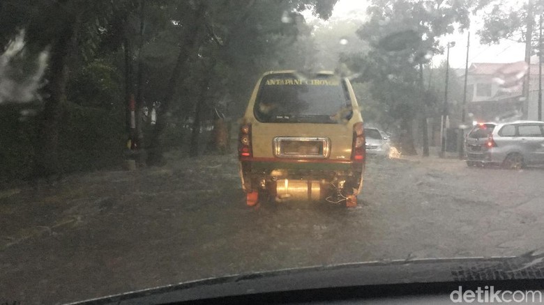 Musim Hujan, Dinas PU Sebut Ada 2 Titik Banjir Baru di Kota Bandung Musim Hujan, Dinas PU Sebut Ada 2 Titik Banjir Baru di Kota Bandung