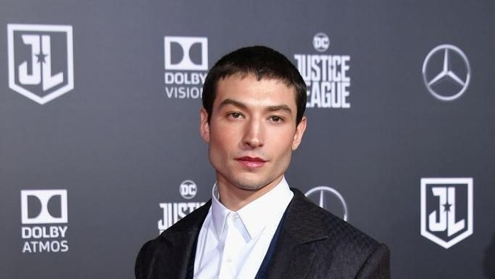 NEW YORK, NY - NOVEMBER 10:  Ezra Miller attends the Fantastic Beasts And Where To Find Them World Premiere at Alice Tully Hall, Lincoln Center on November 10, 2016 in New York City.  (Photo by Michael Loccisano/Getty Images)