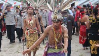 Dengan upaya pembangunan sarana dan prasarana bagi warga KAT ini diharapkan warga KAT semakin terbuka aksesnya terhadap pelayanan sosial sehingga dapat mencapai kehidupan yang setara dan sejahtera sebagaimana warga lainnya. Foto: dok. Kemensos