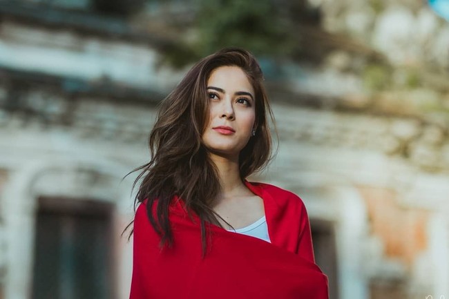 Wanita yang berhasil meraih mahkota Miss Nepal World 2018 ini diprediksi jadi kontestan favorit di ajang ratu kecantikan Miss World tahun ini. Foto: Instagram @shrinkhala_