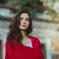 Wanita yang berhasil meraih mahkota Miss Nepal World 2018 ini diprediksi jadi kontestan favorit di ajang ratu kecantikan Miss World tahun ini. Foto: Instagram @shrinkhala_