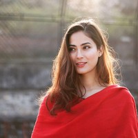 Pada kemenangannya di Miss Nepal 2018 itu, wanita berusia 22 tahun ini berhasil memikat juri lewat pertanyaan di top 7 kontestan. Jawaban Shrinkala atas pertanyaan mengenai tiga tugas penting yang perlu dilakukan untuk membuat Nepal yang makmur dan bahagia itu pun berhasil membawanya meraih juara. Foto: Instagram @shrinkhala_