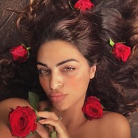 Wanita berusia 25 tahun ini lahir di Iran, dan tinggal di tempat pengungsian di Turki. Newsha kemudian dibesarkan di Sydney, Australia. Foto: Instagram