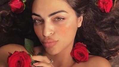 Gaya Selebgram Cantik yang Diusir dari Museum karena Berbaju Seksi