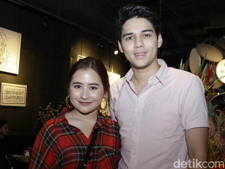 Setahun Jadian dengan Maxime, Prilly Latuconsina Beri Kejutan Romantis Setahun Jadian dengan Maxime, Prilly Latuconsina Beri Kejutan Romantis