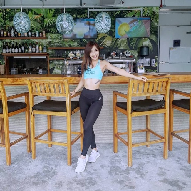 Diskualifikasi dari gelarnya adalah karena dia melanggar syarat dan Ketentuan sebagaimana diindikasikan dalam formulir resmi yang terkandung dalam aturan dan ketentuan partisipasi di Miss Bikini Universe Singapore 2018. Kami sampaikan perpisahan pada Feline Wong dan harapan terbaik untuk usahanya di masa depan, begitu keterangan dari penyelenggara kontes. Foto: Instagram