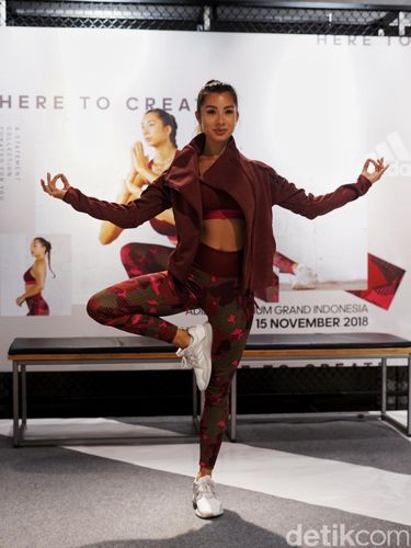 Istri Irfan Bachdim ini dikenal memiliki gaya hidup aktif dan sehat.