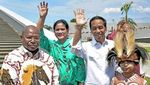 Senyum Jokowi saat Resmikan Markas Avengers