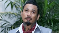 Padahal sebelumnya ia sering sekali membalas komentar netizen terkait masalahnya dengan Via. Pool/Ismail/detikFoto.