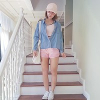 Wanita yang juga merupakan personal trainer ini menegaskan jika tuduhan dari penyelenggara bahwa ia telah melanggar kontraknya adalah asumsi terhadapnya tanpa bukti yang jelas. Saya benar-benar tidak keberatan menyerahkan gelar ini jika saya bersalah atas apa yang telah mereka tuduhkan kepada saya, terangnya. Foto: Instagram