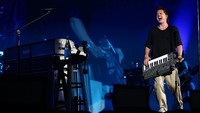 Kamu ingat ketika saya menulis lagu ini dengan voicenote, kenang Charlie tentang lagu Suffer. Foto: Grandyos Zafna/detikcom