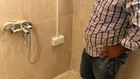 Ada yang aneh dengan desain kamar mandi ini? Istimewa/Ametovic.