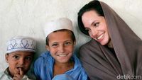 Pengakuan Angelina Jolie Malu Jadi 