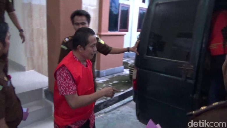 Kasus Korupsi Rp 140 Juta, Eks Anggota DPRD Parigi Sulsel Ditahan Kasus Korupsi Rp 140 Juta, Eks Anggota DPRD Parigi Sulsel Ditahan
