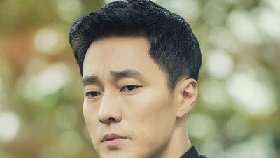 Foto: Ketampanan So Ji Sub di K-Drama Terius Behind Me, Buat Wanita Meleleh