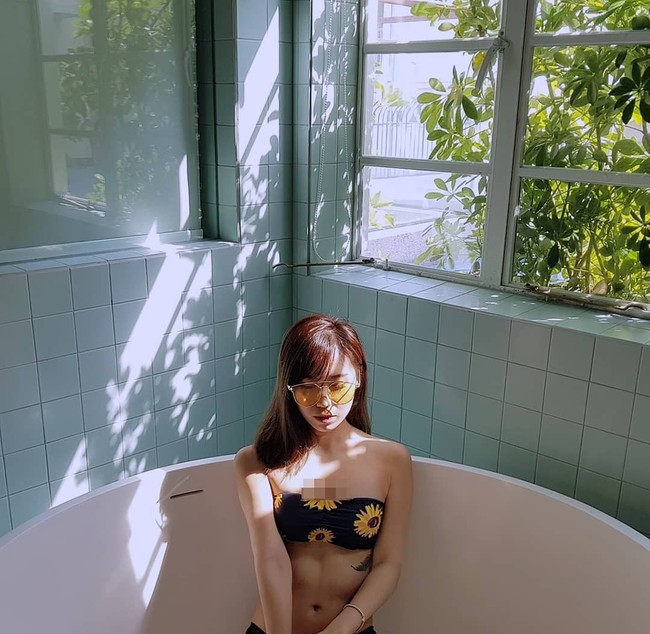 Saya sudah berusaha keras dalam kontes ini dan telah memenangkan gelar, mereka memutuskan untuk menghapus title saya hanya karena penyelenggara acara tidak senang bahwa saya meminta pembaruan tentang hadiah yang berhak saya dapati. Mereka mengatakan bahwa saya kasar melakukan itu. Karena sikap saya itu, saya tidak cocok menjadi pemenang Miss Bikini Universe Singapore 2018, tambahnya. Foto: Instagram