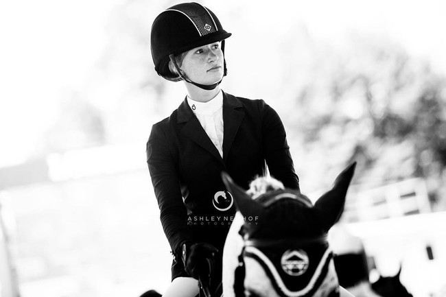 Jennifer memiliki tanah yang super luas di Florida untuk berkuda. Properti dari sang ayah tersebut disebut-sebut senilai Rp 500 miliar. Tanah ini dipersiapkan oleh Bill untuk masa depan Jennifer. Foto: dok. Instagram