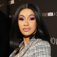 Cardi B menjadi salah satu musisi paling dibicarakan dan menyita perhatian di 2018. Selain musik, perseteruan Cardi dengan Nicki Minaj juga membuatnya trending. Foto: Getty Images