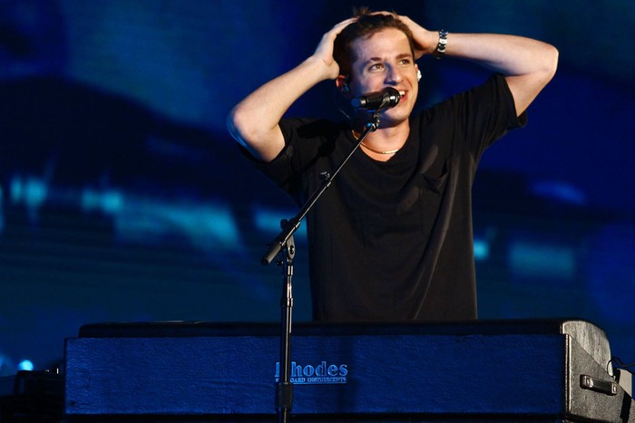Konser Perdana Charlie Puth di Indonesia

Penyanyi asal Amerika Serikat Charlie Puth menggelar konser perdananya bertajuk Voicenotes di ICE BSD, Tanggerang, Banten, Jumat (16/11/2018). Charlie Puth membawakan lagu-lagu hits nya seperti Attention, One Call Away, How Long dan masih banyak lagi. Grandyos Zafna/detikcom