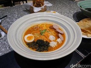 Menikmati Mie dari Mangkuk Raksasa di Nudles Senayan City