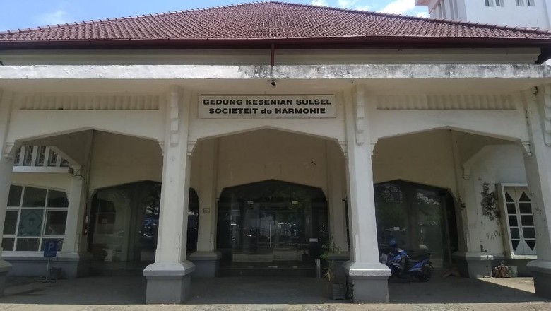 Societeit de Harmonie, Saksi Seni Eropa di Tanah Sulawesi Societeit de Harmonie, Saksi Seni Eropa di Tanah Sulawesi