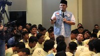 Pemilik nama lengkap Dahnil Anzar Simanjuntak ini adalah koordinator juru bicara pasangan calon presiden dan wakil presiden, Prabowo Subianto dan Sandiaga Uno. Ia eksis di Instagram dengan followers lebih dari 105.000. Foto: Instagram dahnil_anzar_simanjuntak