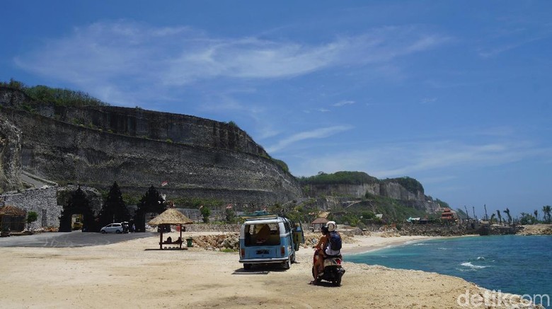 Foto: Keliling Bali dengan motor (Syanti/detikTravel) Foto: Keliling Bali dengan motor (Syanti/detikTravel)