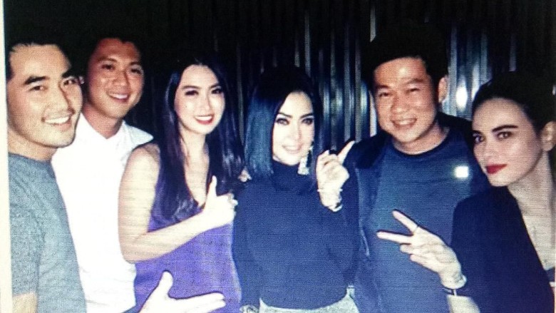 Reino Barack Akui Tengah Dekat dengan Syahrini Reino Barack Akui Tengah Dekat dengan Syahrini
