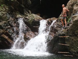 Tempat Wisata yang Enteng Jodoh, Foto Underwater Terbaik Indonesia