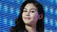 Menurutnya mata adalah bagian penting dan maskara menjadi salah satu alat makeup favoritnya. Pool/Ismail/detikFoto.
