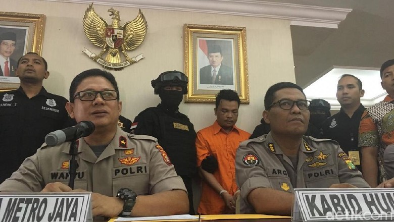 Haris Simamora Rencanakan Pembunuhan Satu Keluarga di Bekasi Haris Simamora Rencanakan Pembunuhan Satu Keluarga di Bekasi