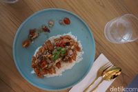 Seruput Kopi di Cliq, Resto Nuansa Retro yang Super Instagram-able