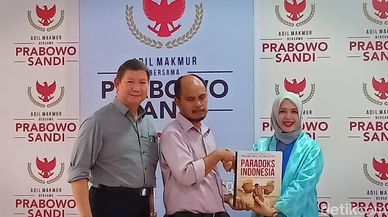 Buku Paradoks Indonesia Prabowo Diluncurkan Dalam Versi Braille Buku Paradoks Indonesia Prabowo Diluncurkan Dalam Versi Braille