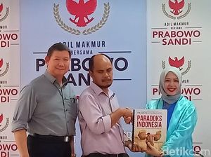 Buku Paradoks Indonesia Prabowo Diluncurkan Dalam Versi Braille