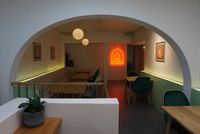 Seruput Kopi di Cliq, Resto Nuansa Retro yang Super Instagram-able