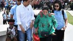 Senyum Jokowi saat Resmikan Markas Avengers
