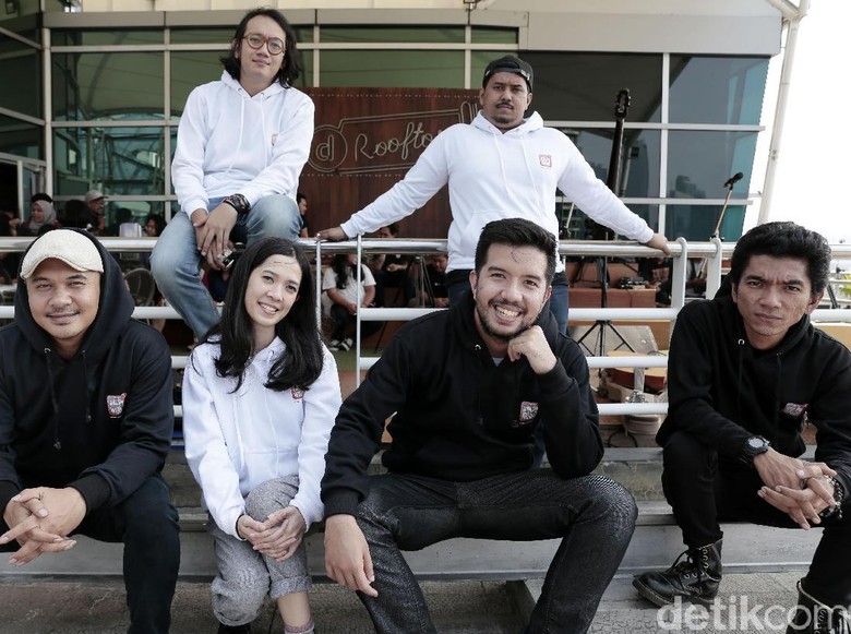 Setelah Sebuah Lagu, Payung Teduh Mau ke Mana? Setelah Sebuah Lagu, Payung Teduh Mau ke Mana?