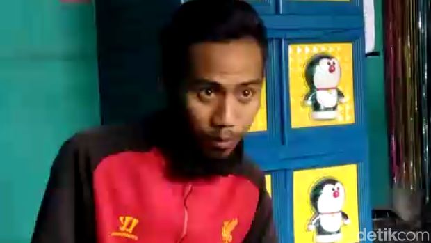 Pemasang atribut 'Raja Jokowi' di Banyumas, Ade Irmanus Sholeh.