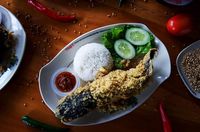 Bisa Makan Malam Pecel Lele Enak dengan Sambal Terasi di 5 Warung Ini 