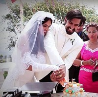 Deepika Padukone dan Ranveer Singh sebelumnya sudah pernah menikah, namun hanya di dalam film. Ini adalah potret pernikahan keduanya dalam film Finding Fanny. Foto: Dok. AFP, Instagram