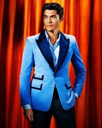 Henry Golding Jadi Pria Asia Pertama yang Terpilih Sebagai 'Man of The Year'