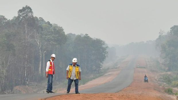 Presiden Jokowi dan Menteri PUPR jajal Trans Papua ruas Merauke-Boven Digoel
