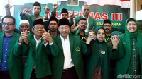 Hasil Mukernas itu pun dibacakan oleh Humphrey Djemat dalam keterangan pers kepada awak media dan dihadapan sejumlah kader yang hadir.