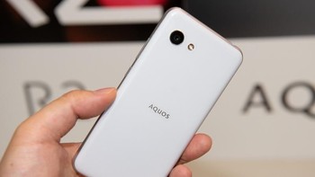 Ada pula warna putih. Foto: Android Community