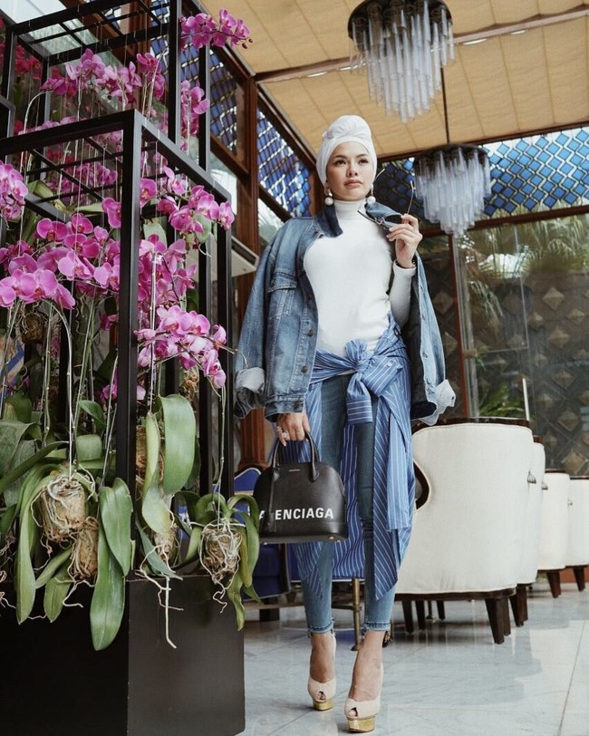 Kini, ia sedang merawat kehamilannya di tengah perseteruan dengan sang suami Dipo Latief. Nikita dikabarkan merawat sendiri anak yang sedang dikandungnya tanpa nafkah dari sang suami. Foto: Instagram/NikitaMirzaniMawardi_17